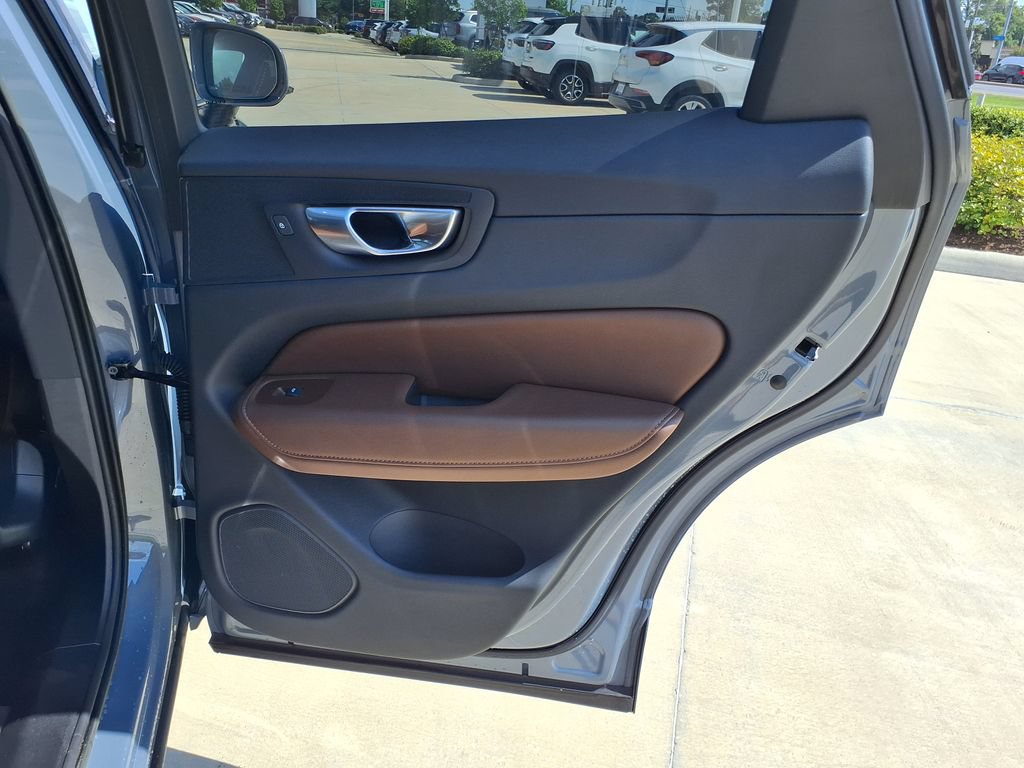 Certified 2023 Volvo XC60 B5 Ultimate AWD/4WD image 18