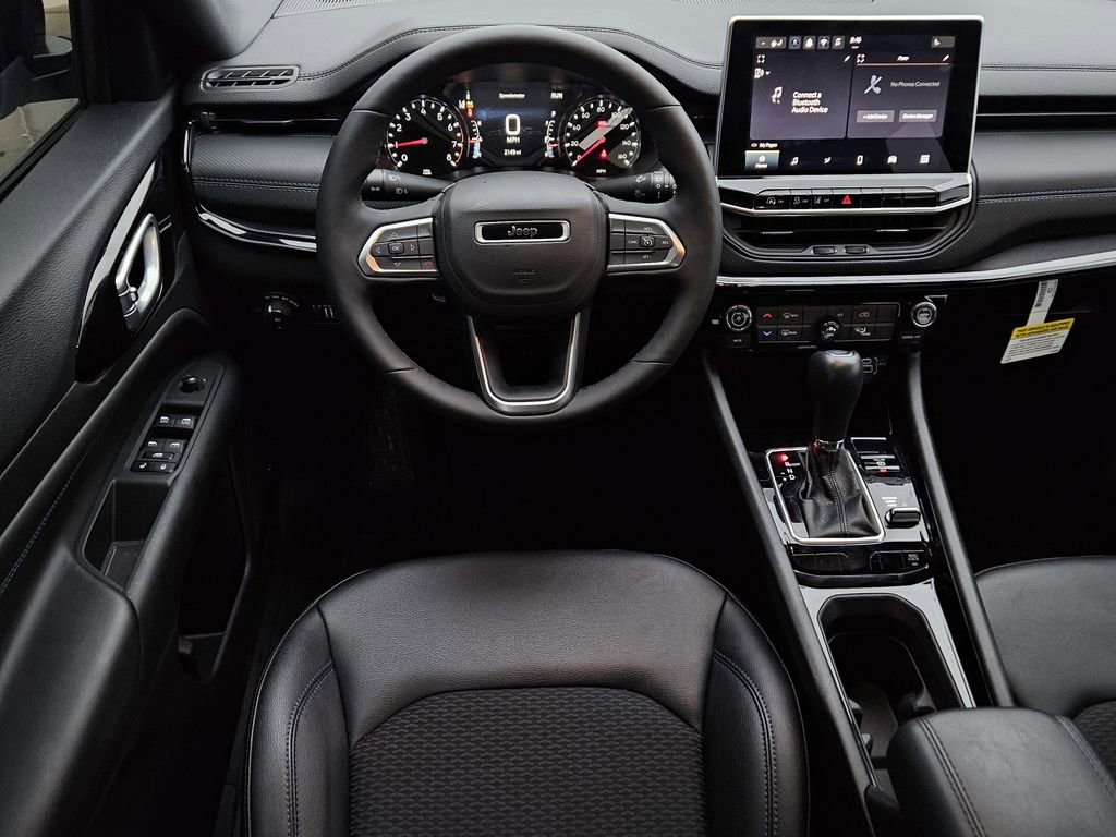 New 2026 Jeep Compass Latitude image 9