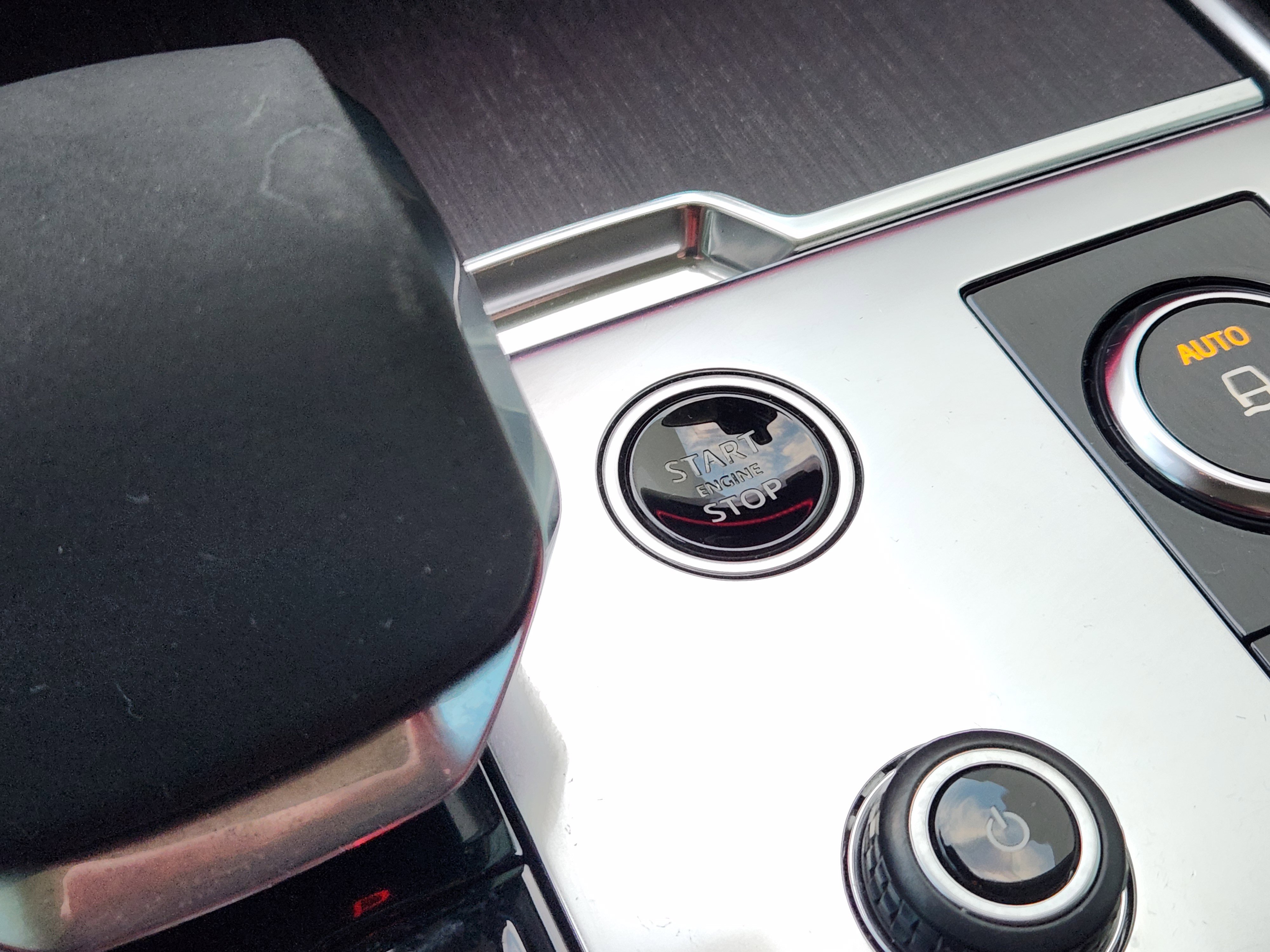 Used 2022 Land Rover Range Rover SE image 22