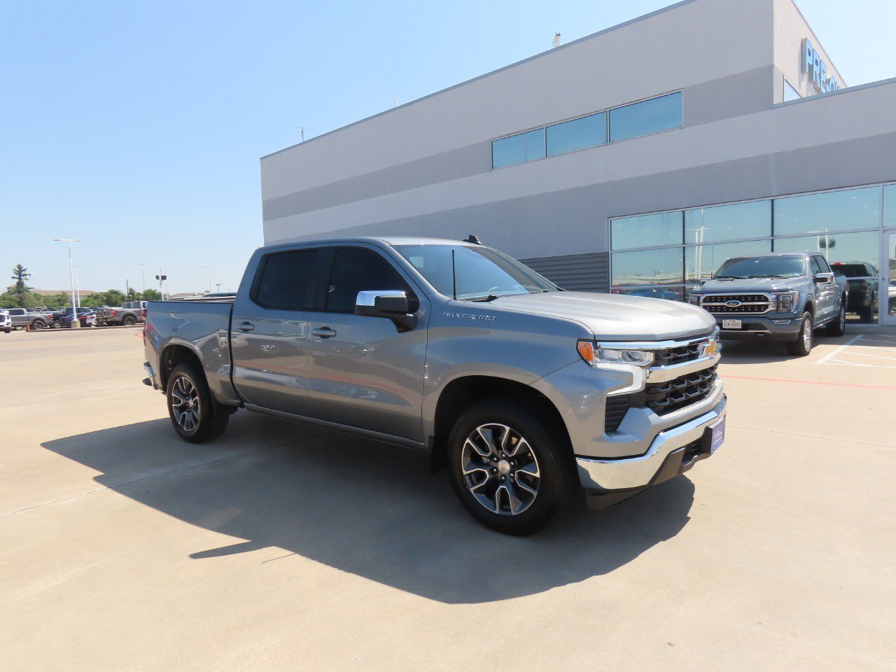 Used 2024 Chevrolet Silverado 1500 LT RWD image 6