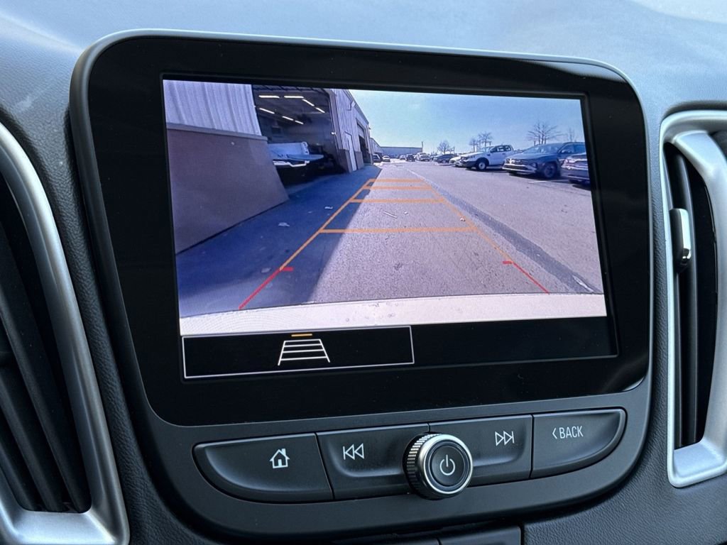 Used 2025 Chevrolet Malibu LT image 19