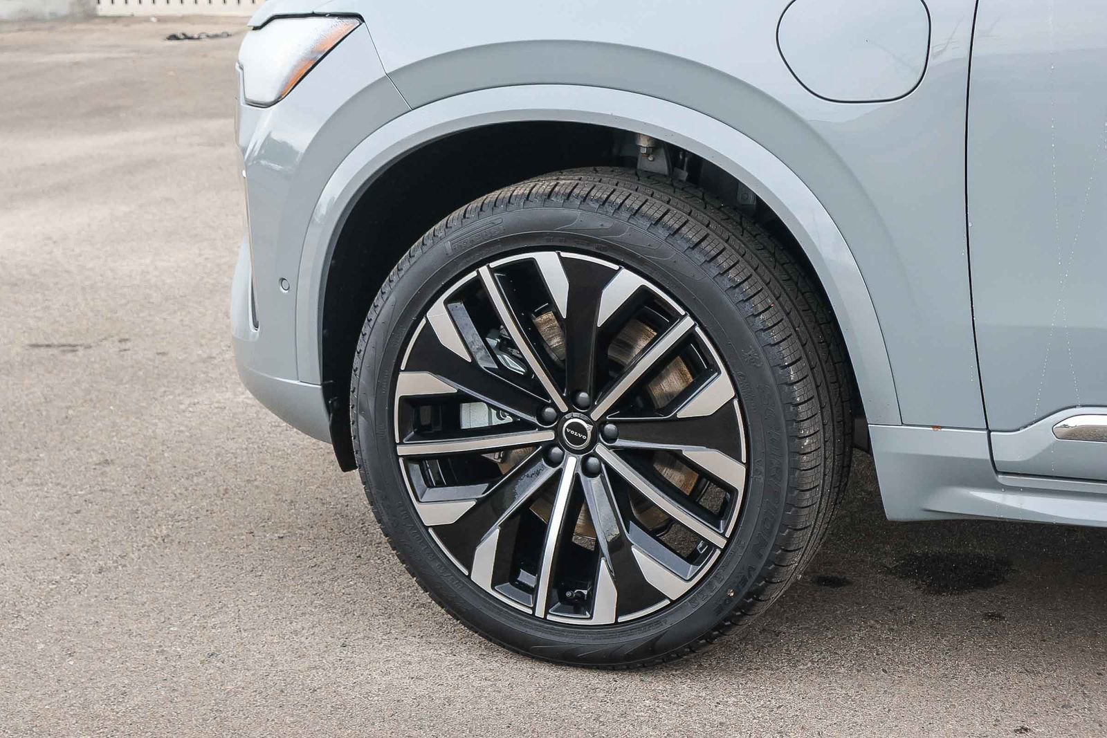 New 2026 Volvo XC90 T8 Ultra w/ Protection Package Premier image 9