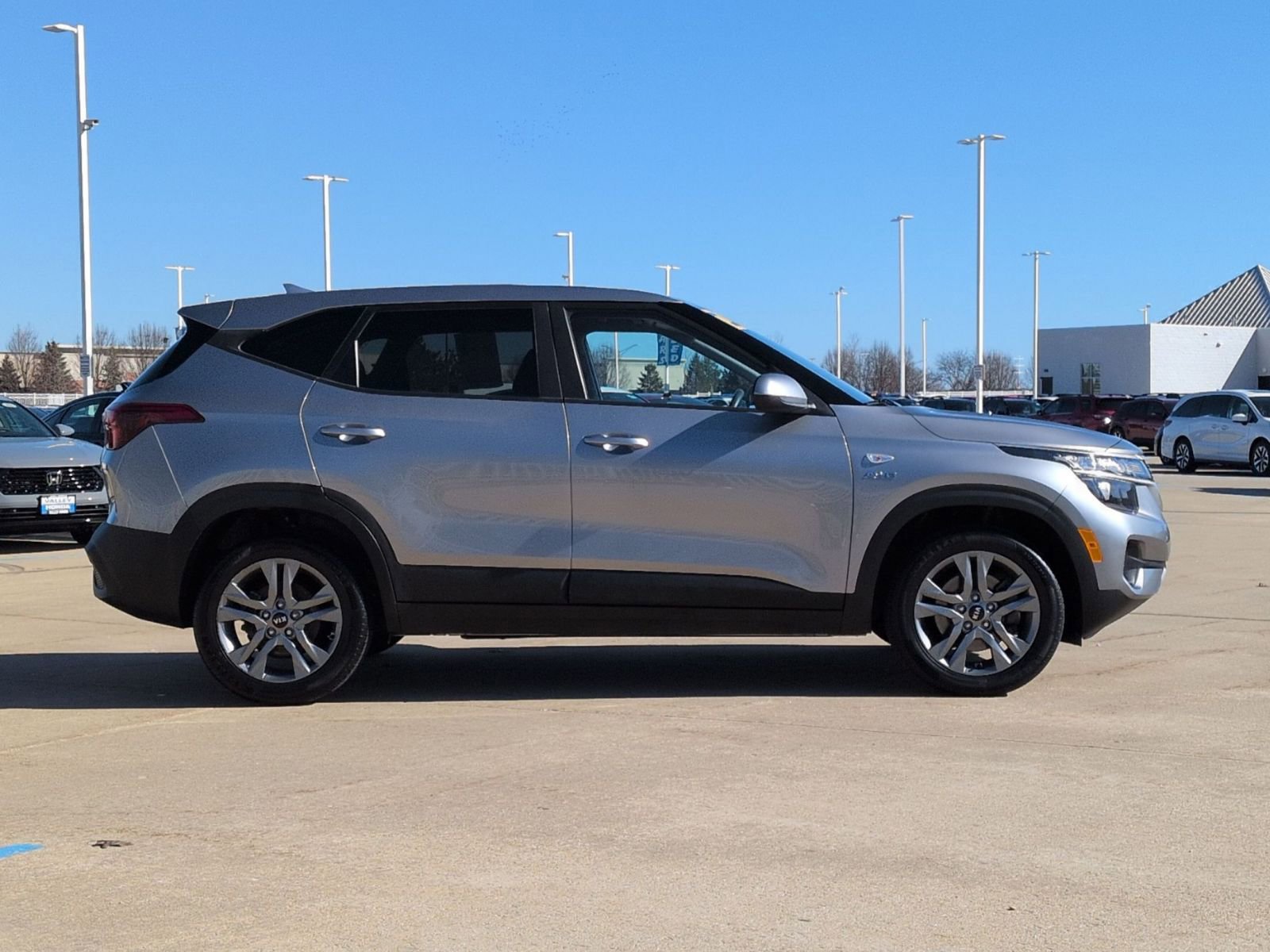 Used 2021 Kia Seltos LX image 5