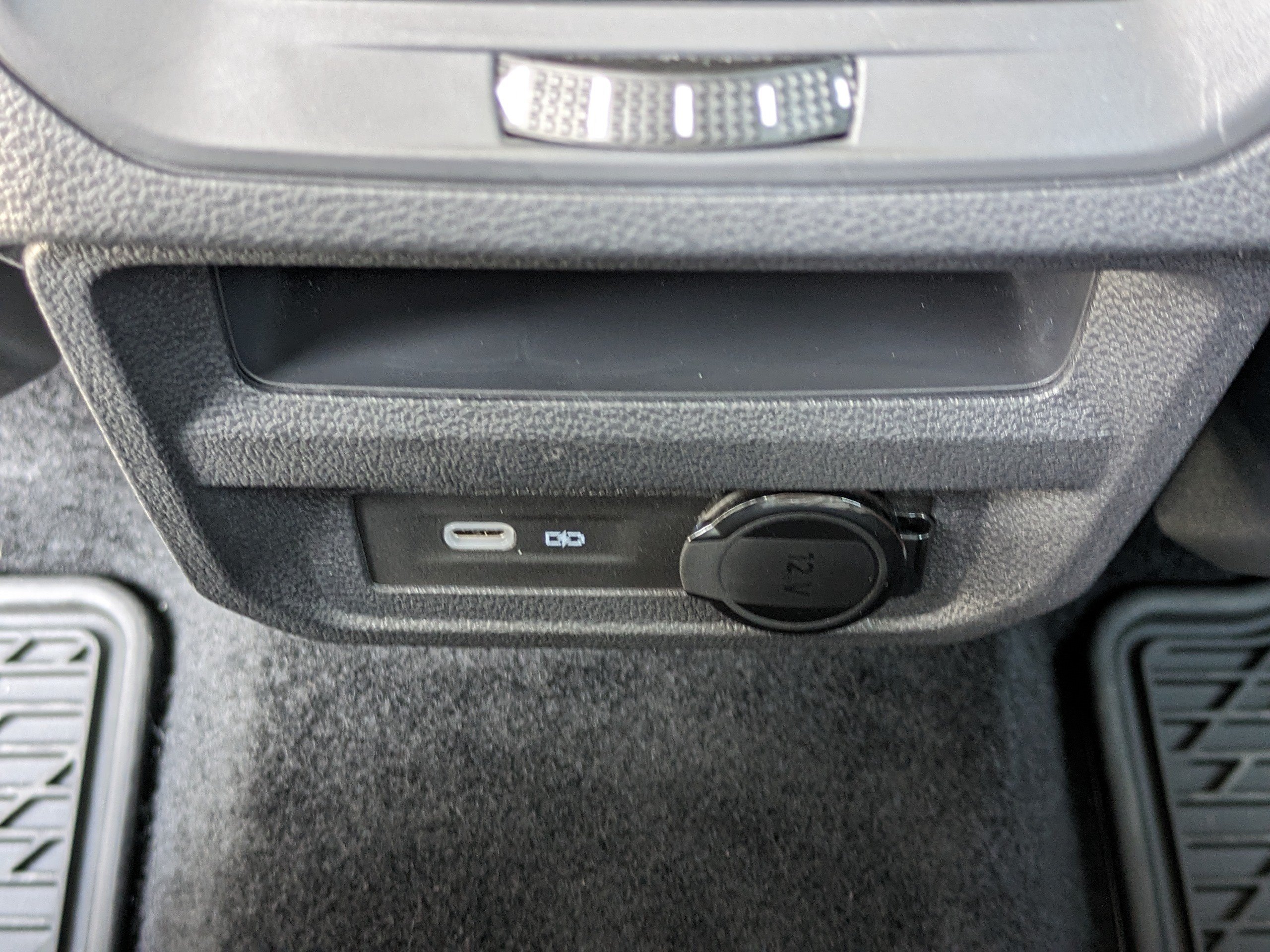Certified 2023 Volkswagen Tiguan SE FWD image 15