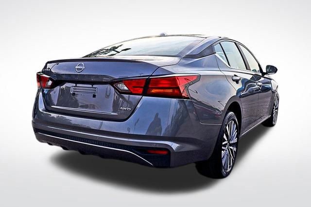 Used 2025 Nissan Altima 2.5 SV image 11