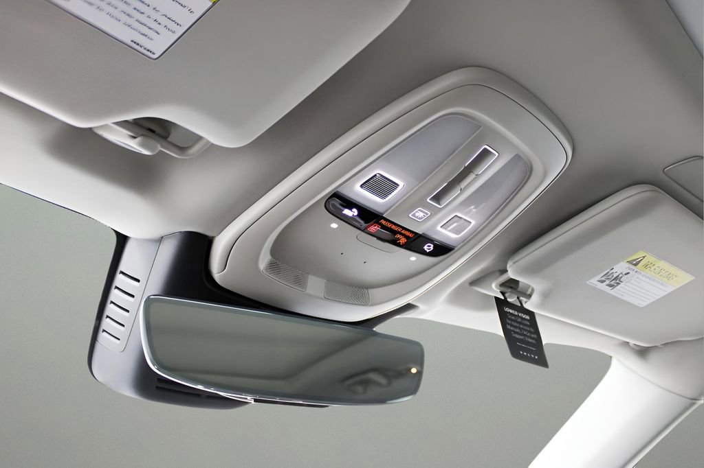 New 2025 Volvo XC90 T8 Core w/ Protection Package image 25