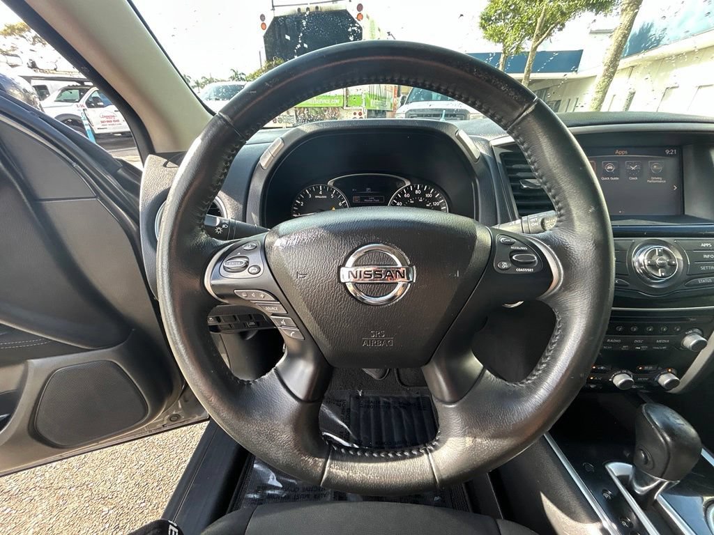 Used 2017 Nissan Pathfinder SV w/ Trailer Tow Package FWD image 16