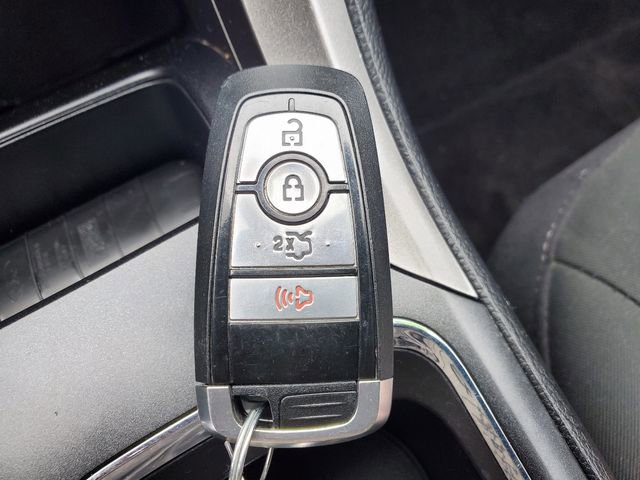 Used 2020 Ford Fusion SE image 32