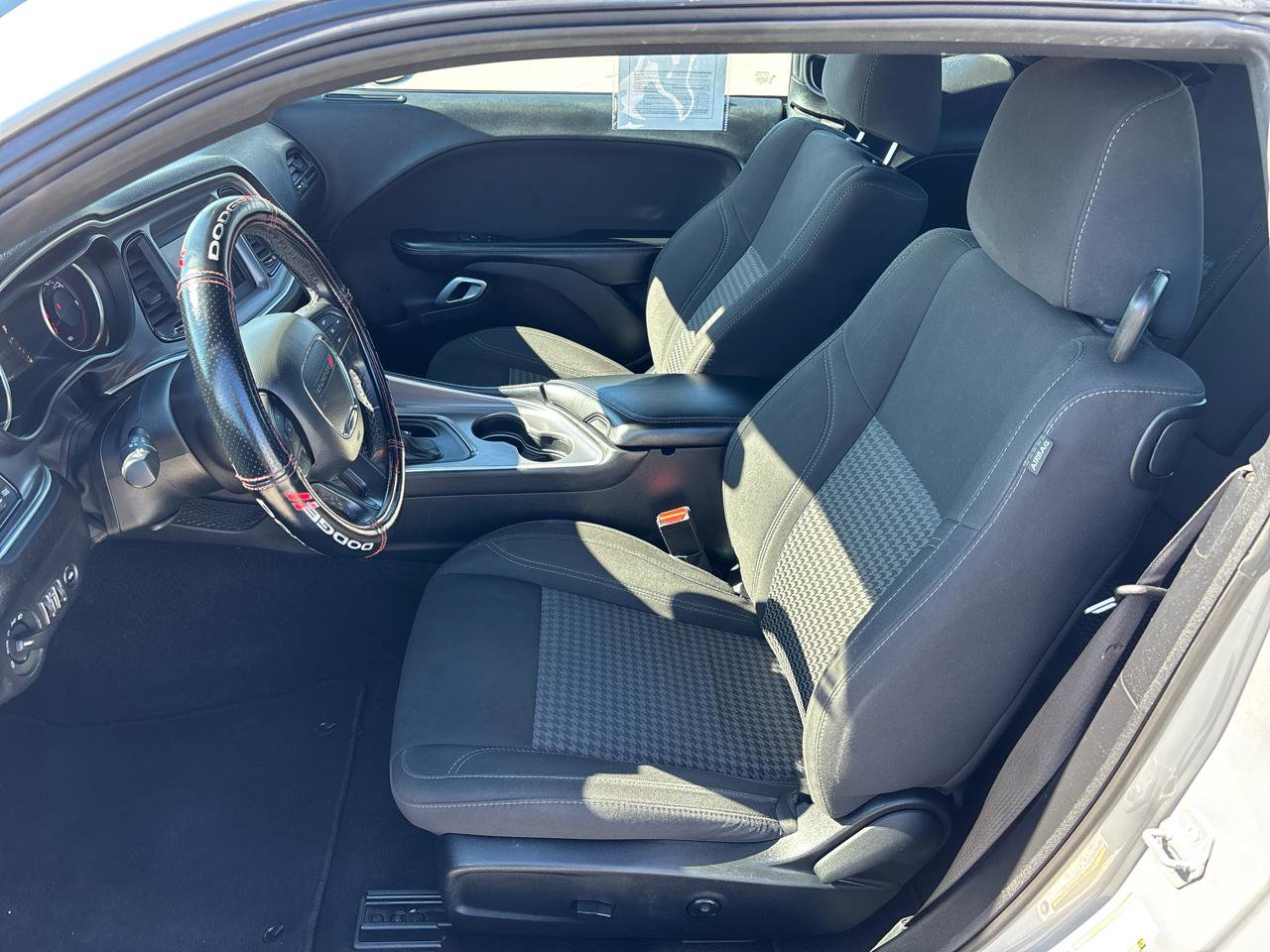 Used 2021 Dodge Challenger SXT image 17