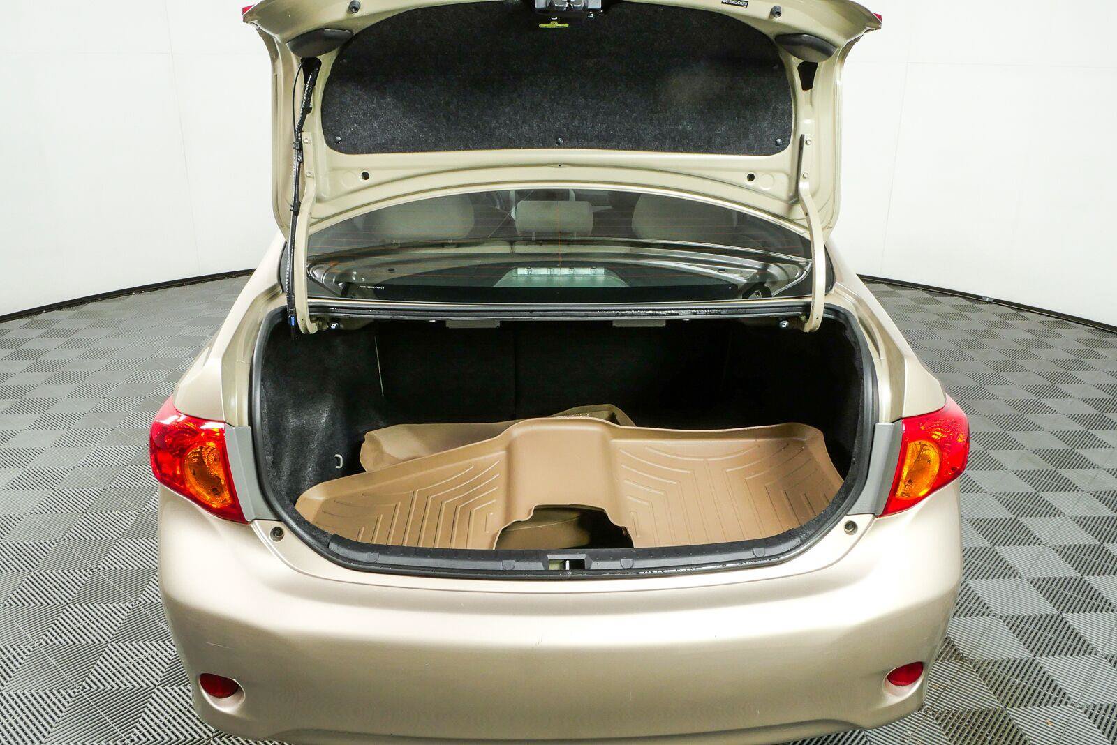 Used 2010 Toyota Corolla LE w/ LE EVP Pkg #1 FWD image 25
