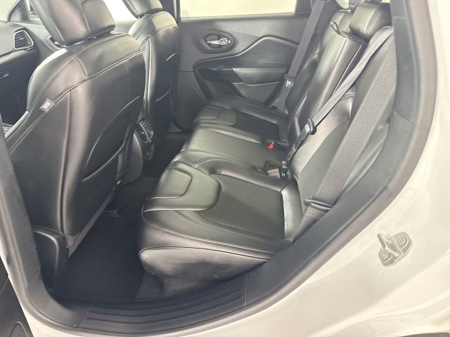 Used 2020 Jeep Cherokee Latitude Plus AWD/4WD image 23