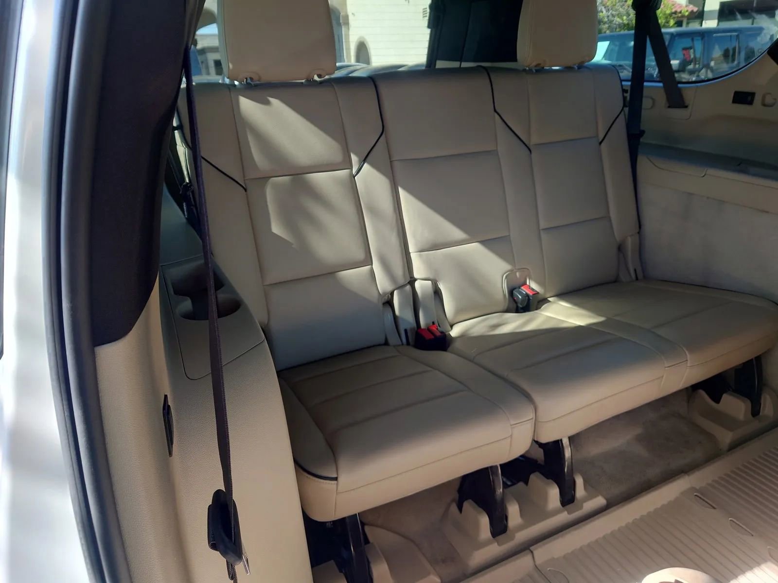 Used 2021 Cadillac Escalade ESV Premium Luxury AWD/4WD image 10