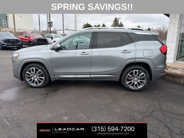 Used 2023 GMC Terrain Denali w/ Denali Premium Package image 2