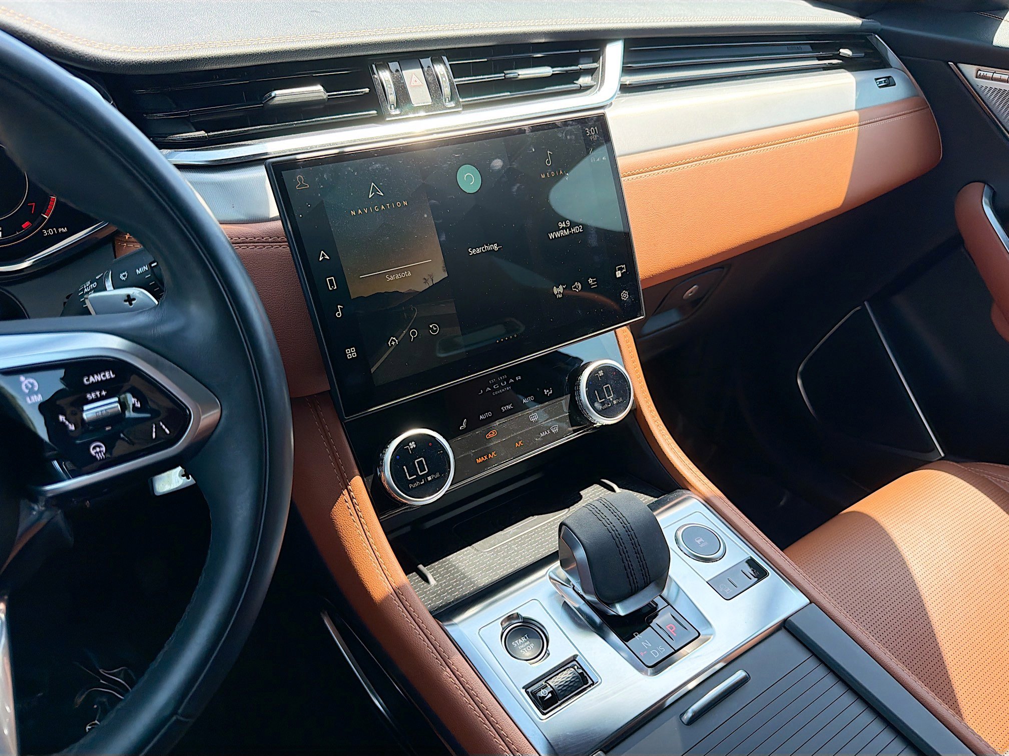 Used 2024 Jaguar F-PACE R-Dynamic S image 28