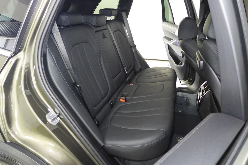 Used 2021 BMW X5 sDrive40i w/ Premium Package image 20