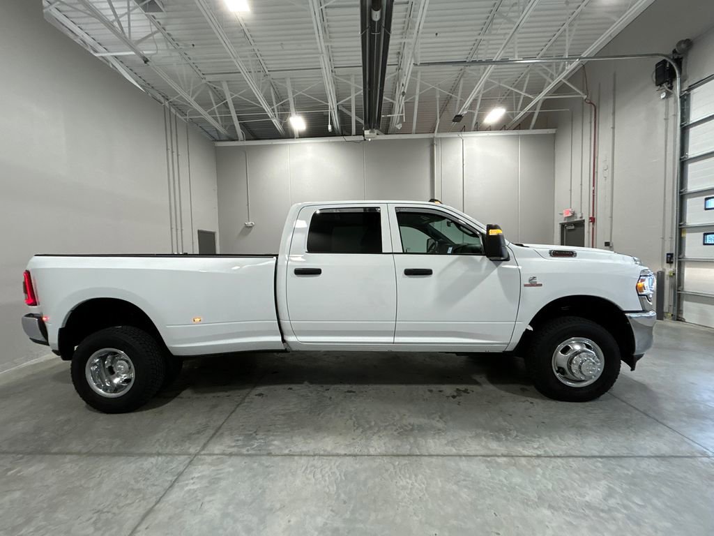 Used 2024 RAM 3500 Tradesman w/ Chrome Appearance Group image 5