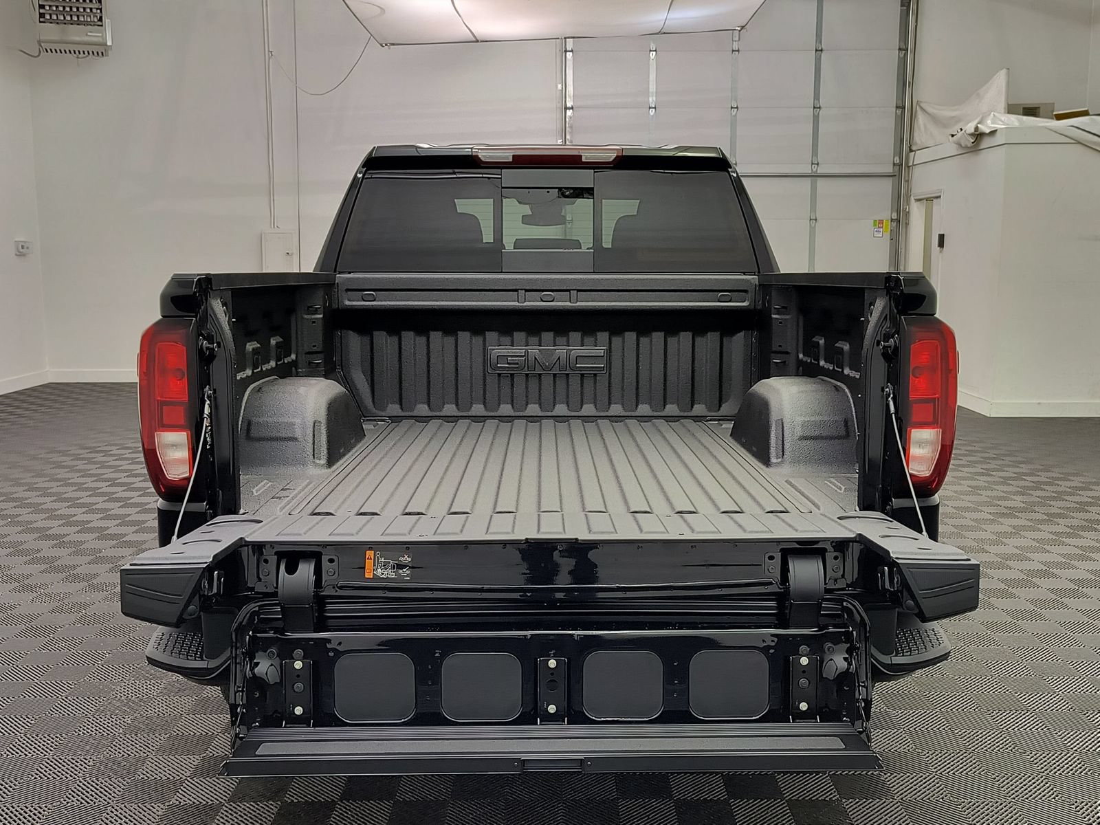New 2026 GMC Sierra 1500 Elevation w/ Elevation Premium Package AWD/4WD image 19
