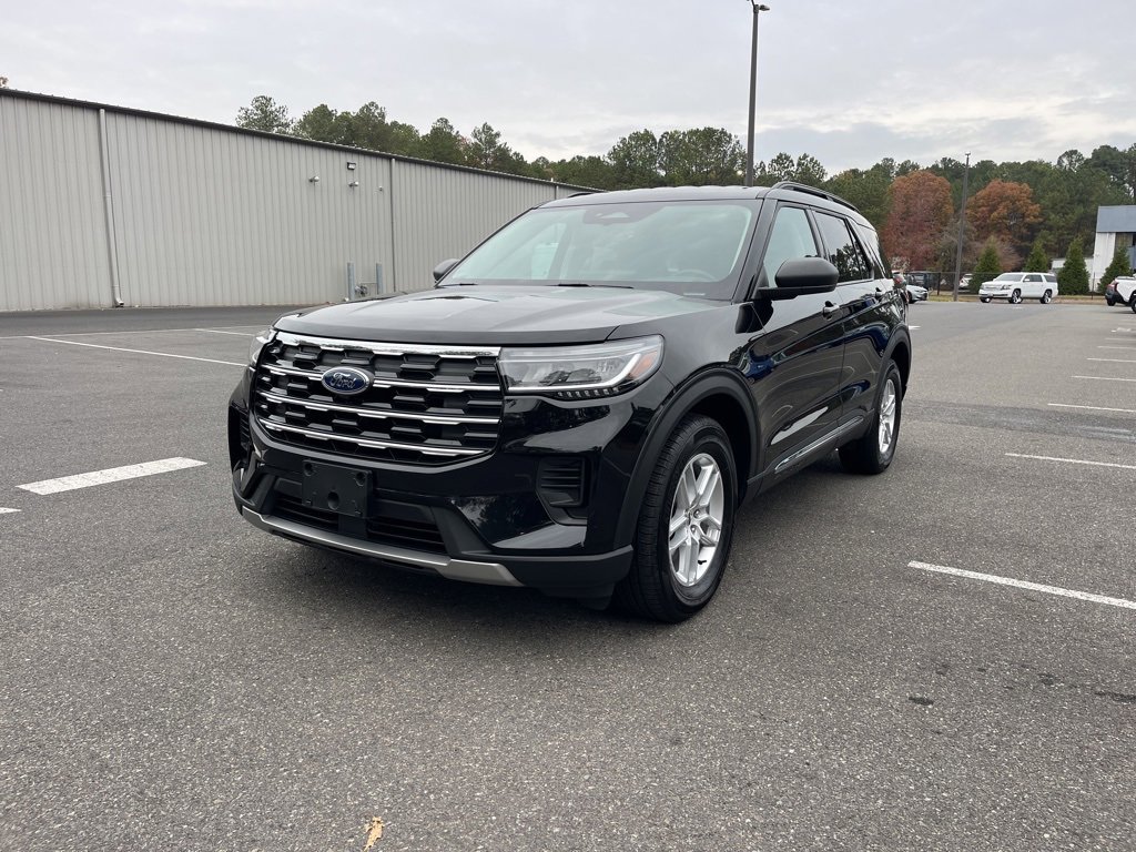 Used 2025 Ford Explorer Active video 2