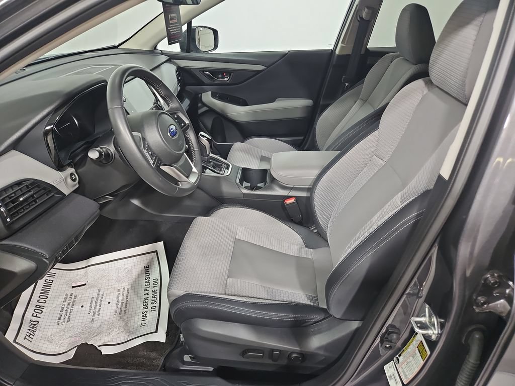 Used 2025 Subaru Outback Premium AWD/4WD image 11