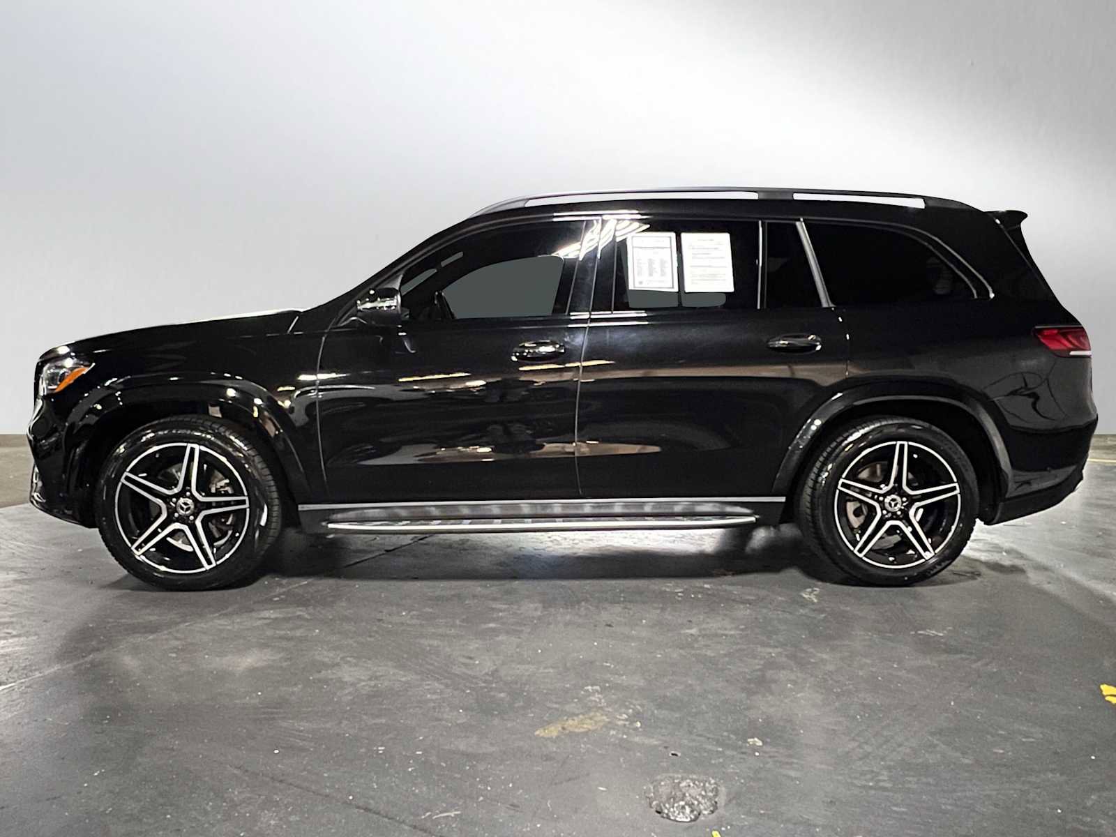 Used 2023 Mercedes-Benz GLS 580 4MATIC image 6