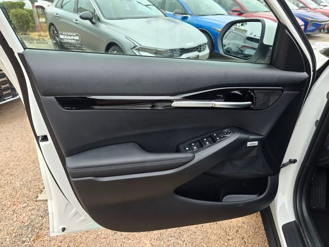 New 2026 Kia Seltos SX w/ SX Sunroof Package image 8