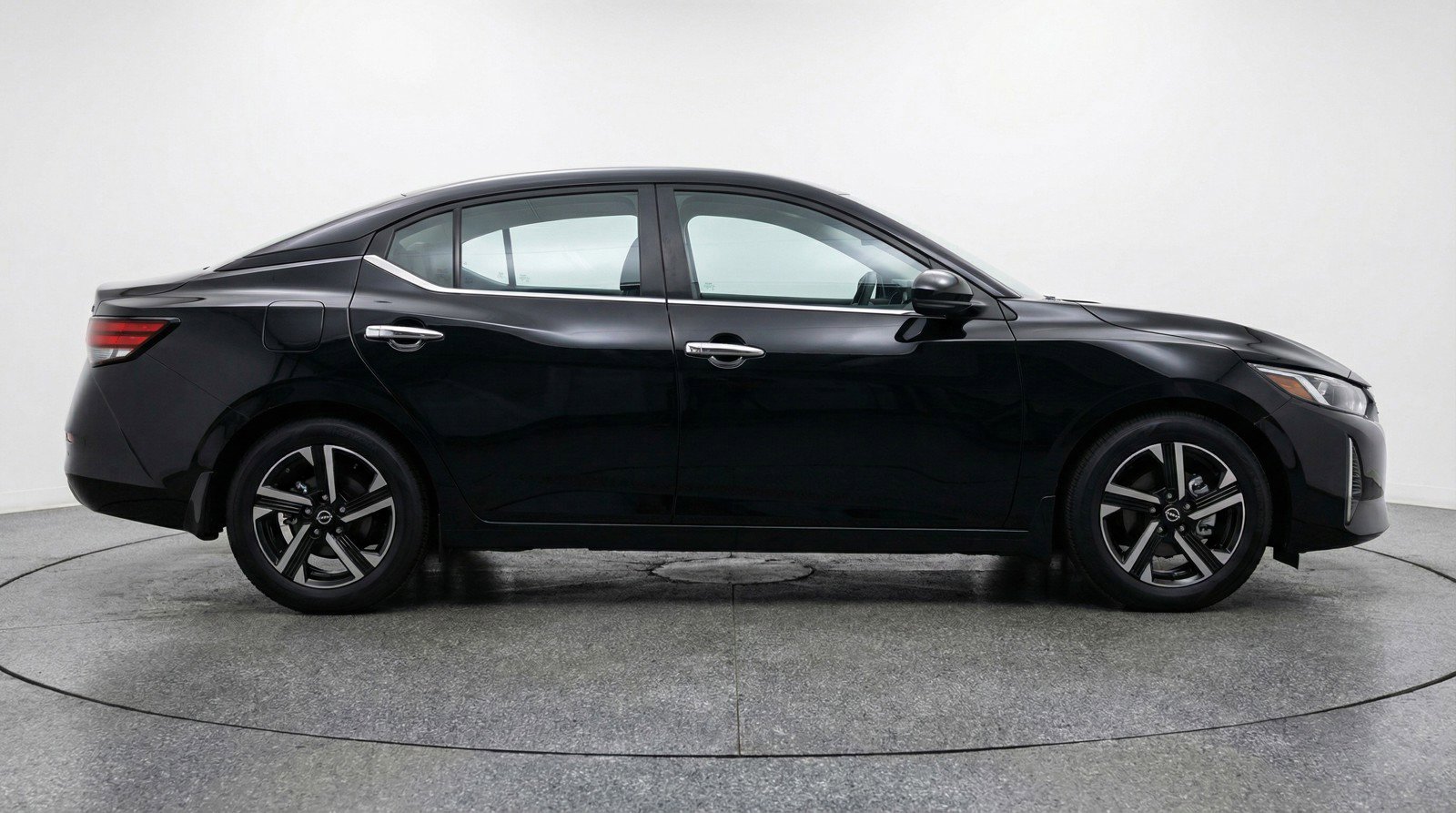 Used 2025 Nissan Sentra SV image 11
