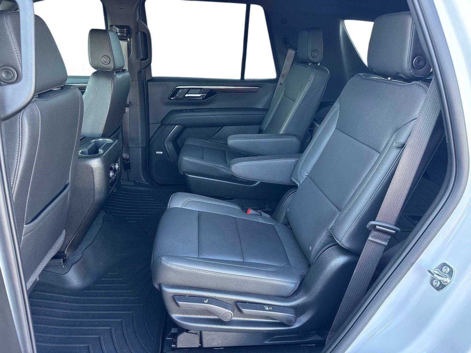 Used 2026 Chevrolet Tahoe LT w/ Comfort Package AWD/4WD image 14