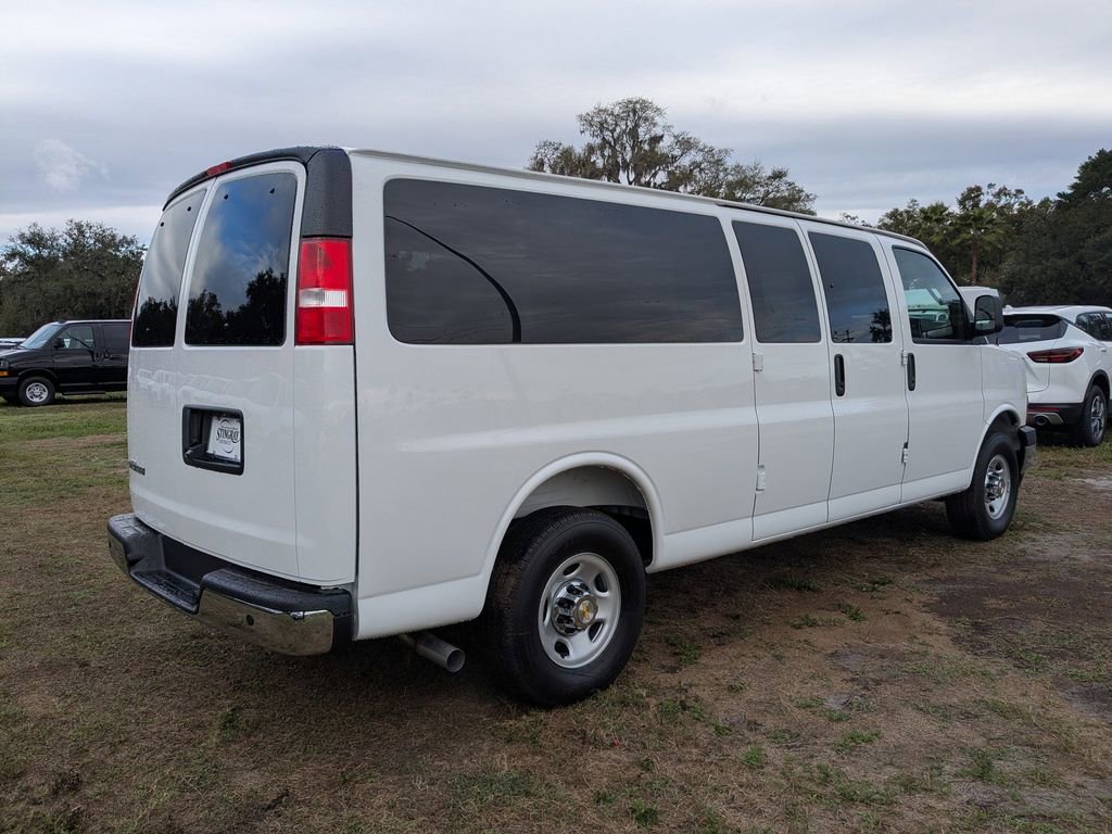 New 2025 Chevrolet Express 3500 LT w/ LT Preferred Equipment Group RWD image 4