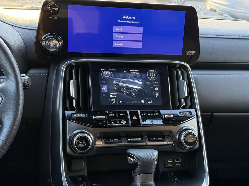 Used 2024 Lexus LX 600 F Sport image 18