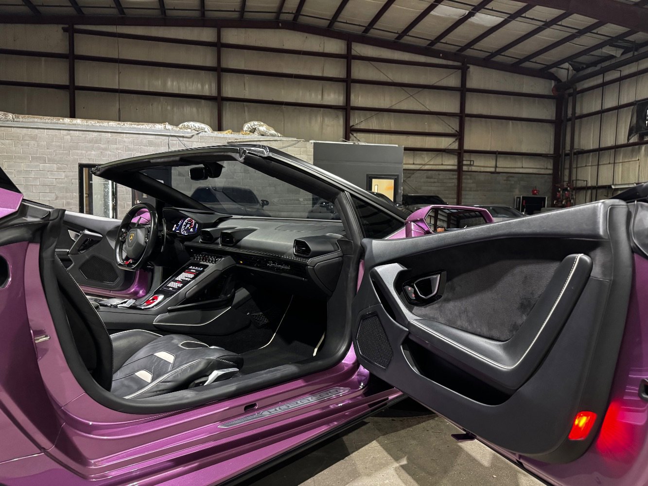 Used 2022 Lamborghini Huracan EVO image 29
