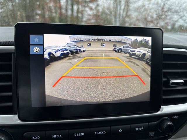 Certified 2025 Hyundai Venue SEL image 17