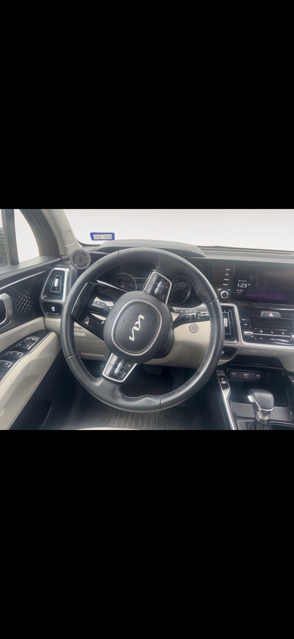 Used 2022 Kia Sorento S FWD image 12