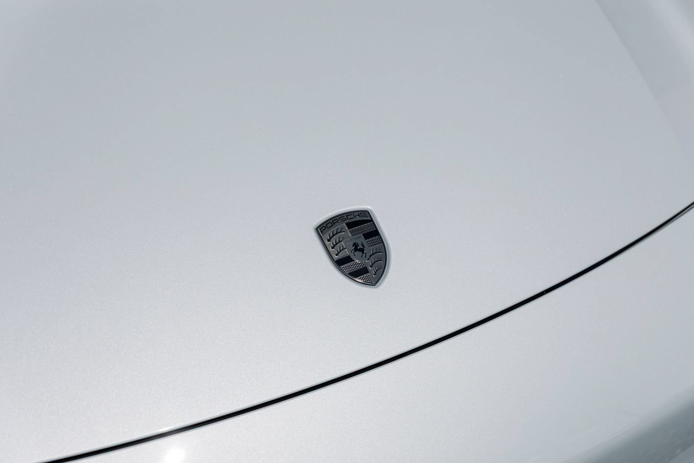 Used 2025 Porsche Macan Turbo Electric AWD/4WD image 16