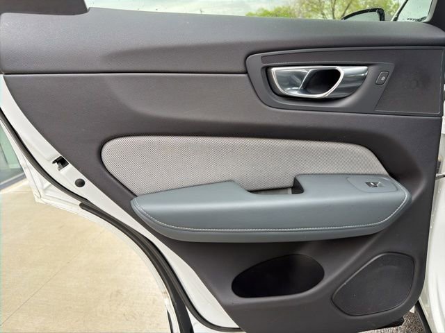 Used 2021 Volvo XC60 T5 R-Design w/ Protection Package Premier image 18