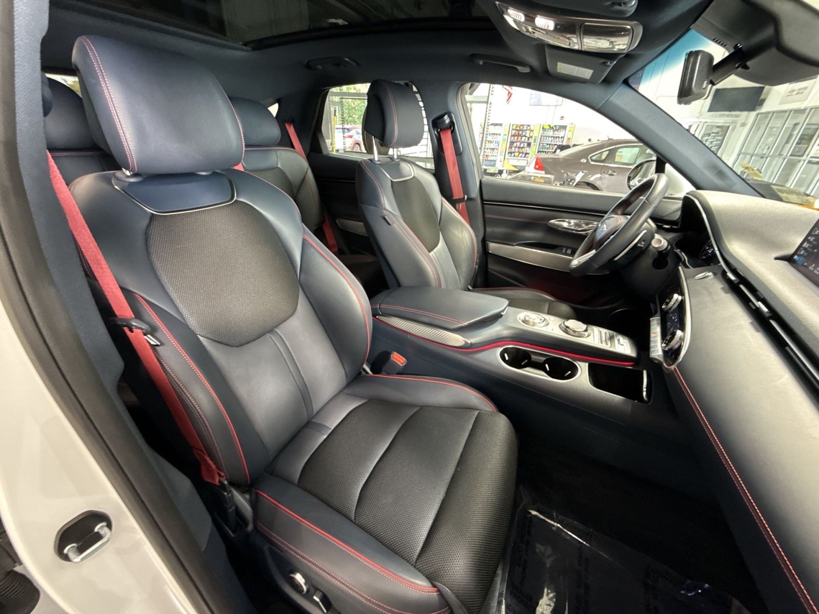 Used 2024 Genesis GV70 3.5T Sport AWD/4WD image 28