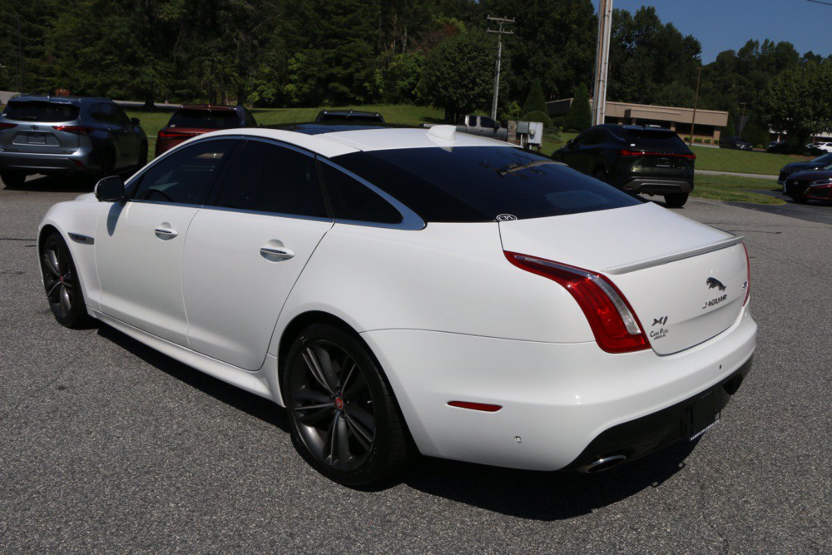 Used 2018 Jaguar XJ Supercharged RWD image 3