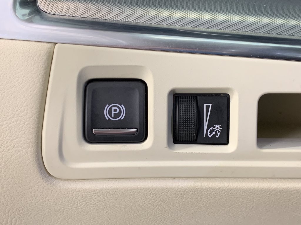 Used 2020 Cadillac XT5 Premium Luxury AWD/4WD image 28
