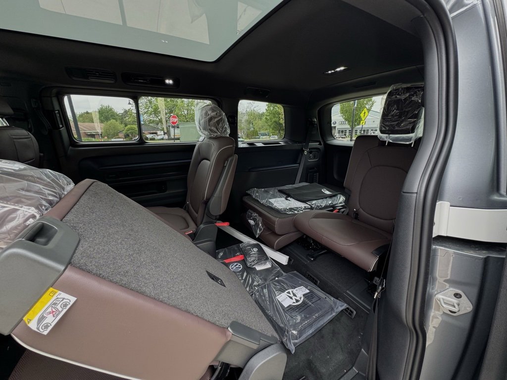 New 2025 Volkswagen ID. Buzz Pro S Plus image 32