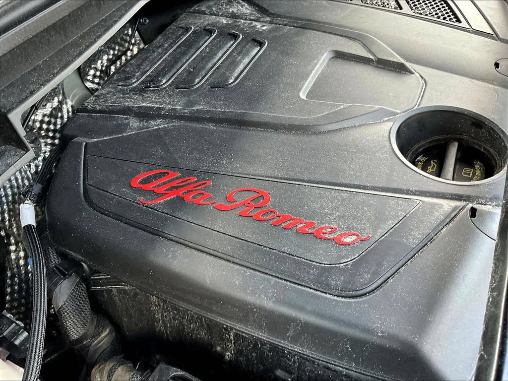 Used 2022 Alfa Romeo Stelvio Veloce AWD/4WD image 30