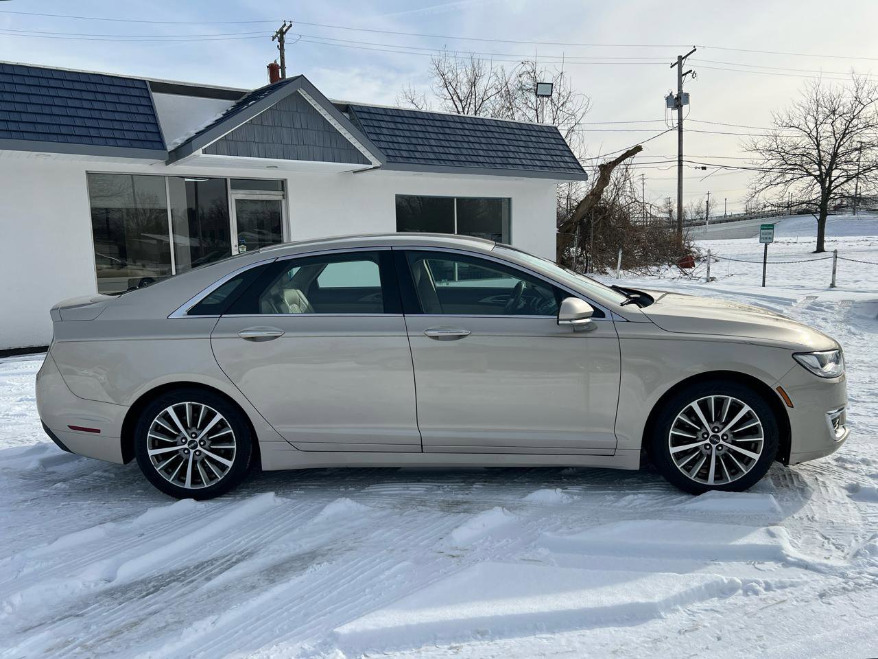 Used 2017 Lincoln MKZ Select w/ Select Plus Package AWD/4WD image 7
