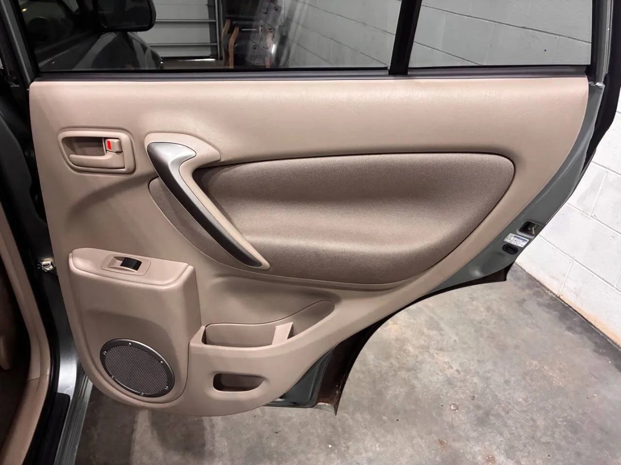 Used 2005 Toyota RAV4 4WD image 15