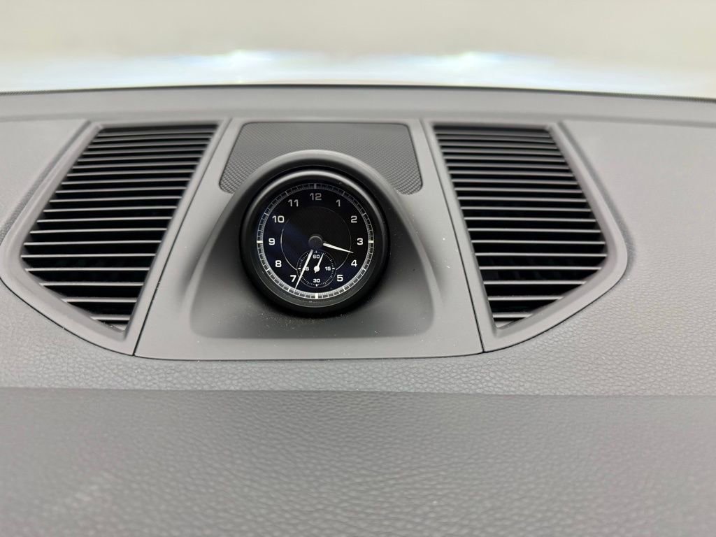 Used 2025 Porsche Macan image 18