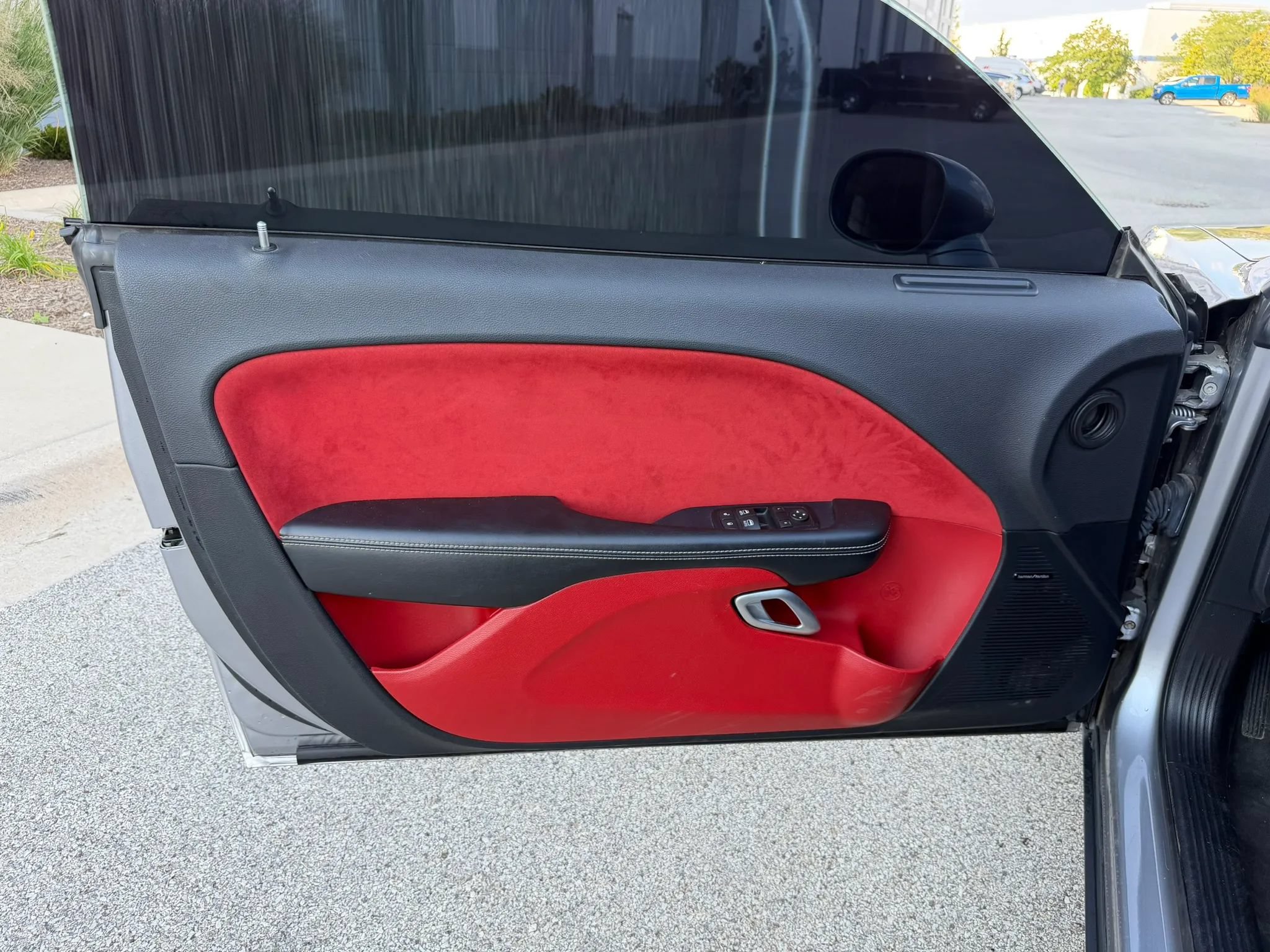 Used 2015 Dodge Challenger SRT RWD image 15