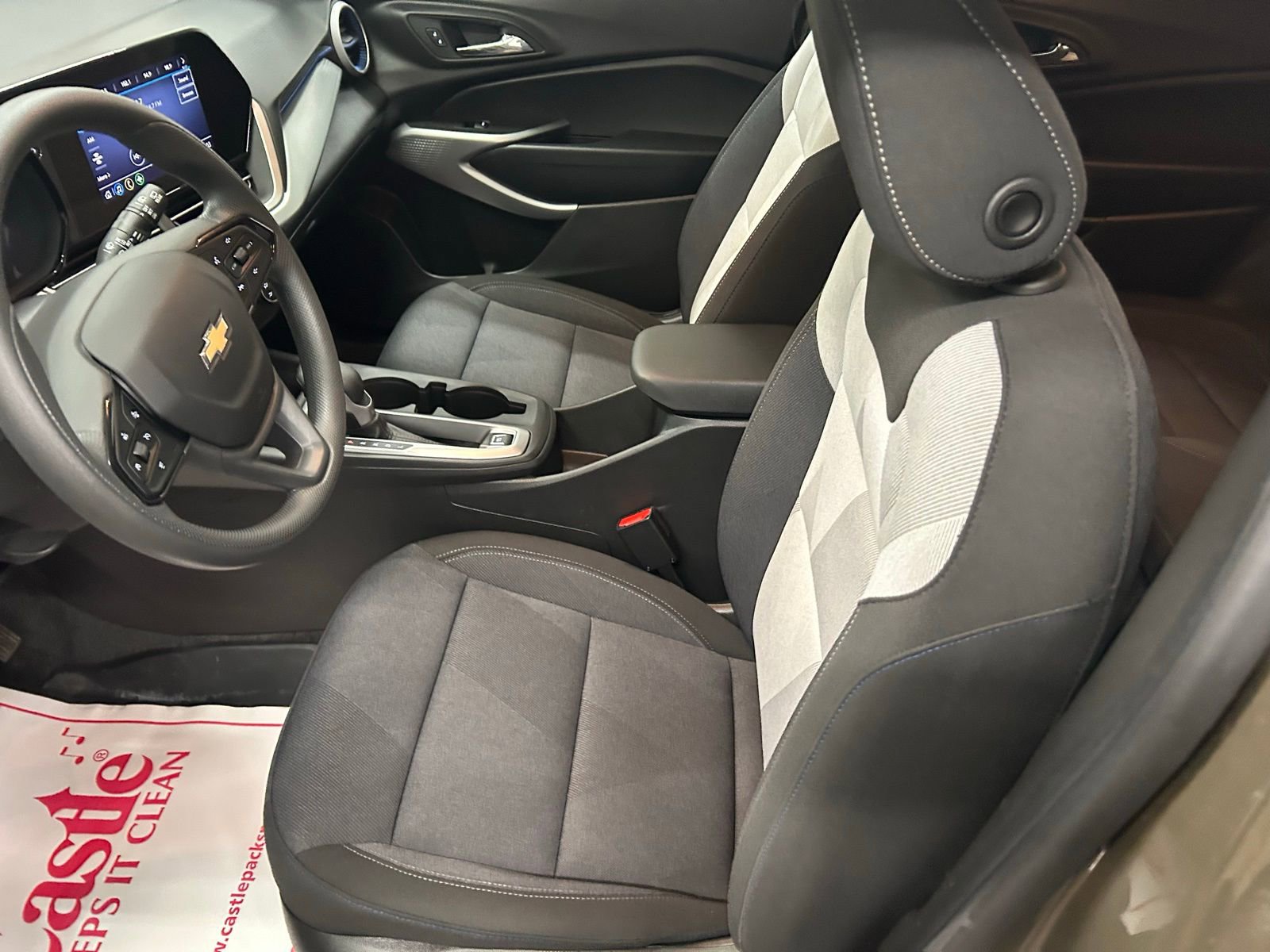 Used 2024 Chevrolet Trax LS w/ LS Convenience Package image 12