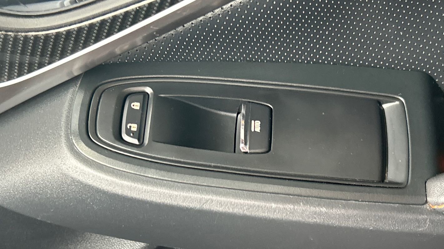 Used 2020 Subaru Crosstrek 2.0i Limited w/ Moonroof Package w/Navigation image 35