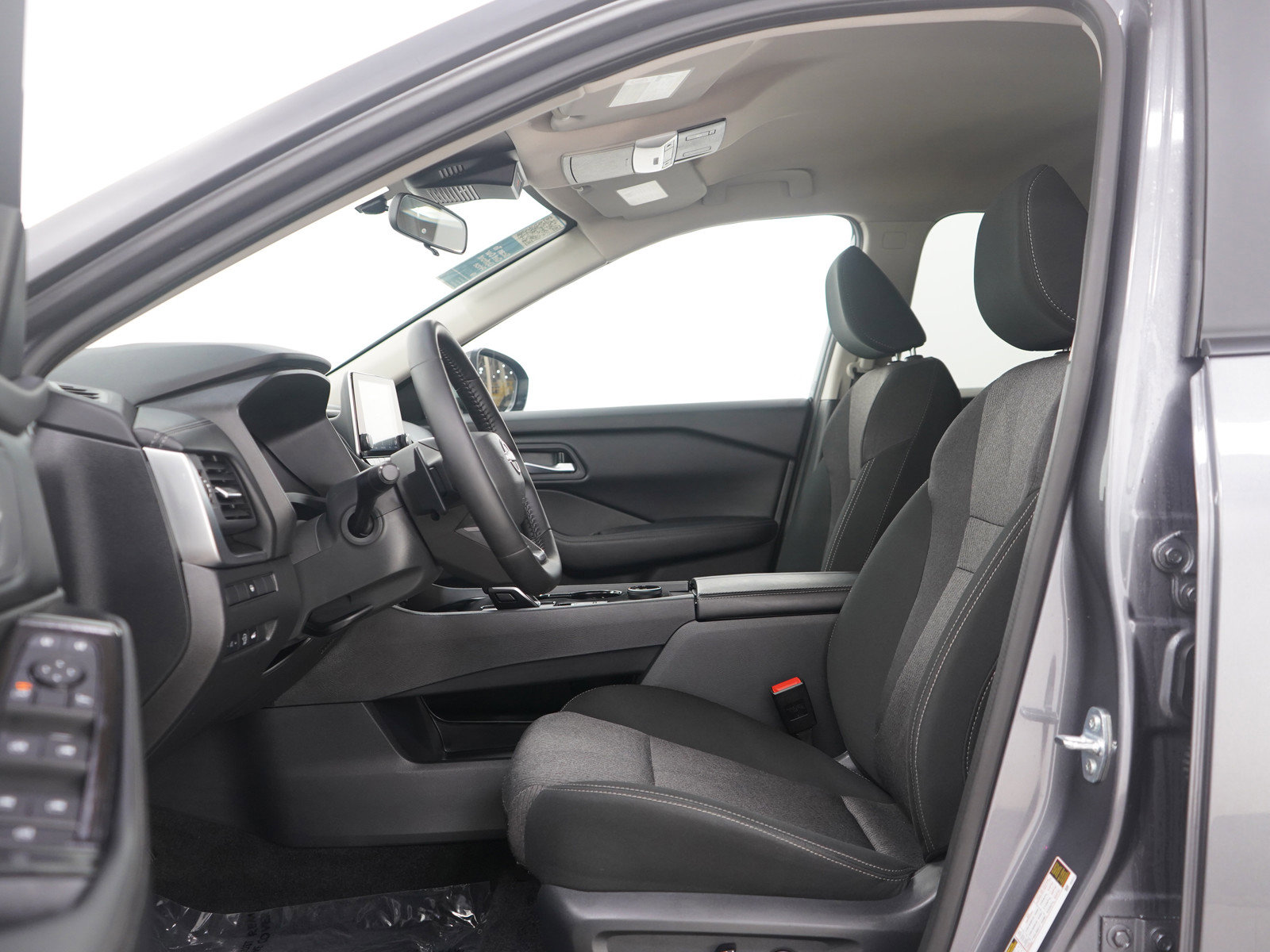 Used 2025 Nissan Rogue SV image 23