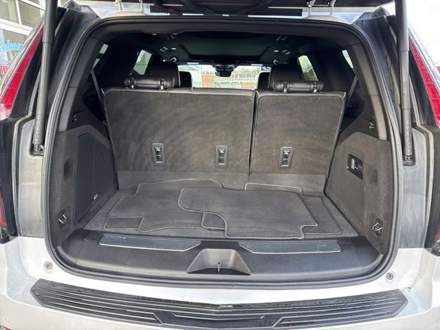 Used 2023 Cadillac Escalade Premium Luxury image 17