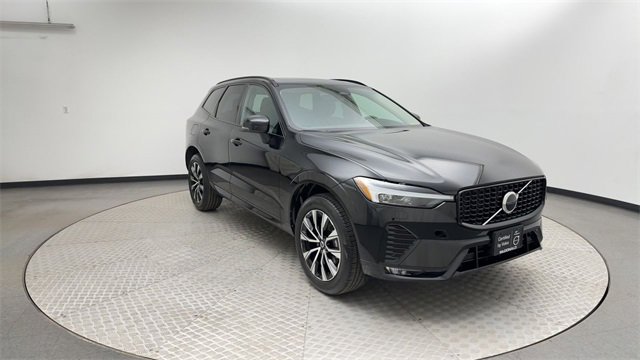 Used 2025 Volvo XC60 B5 Core image 8