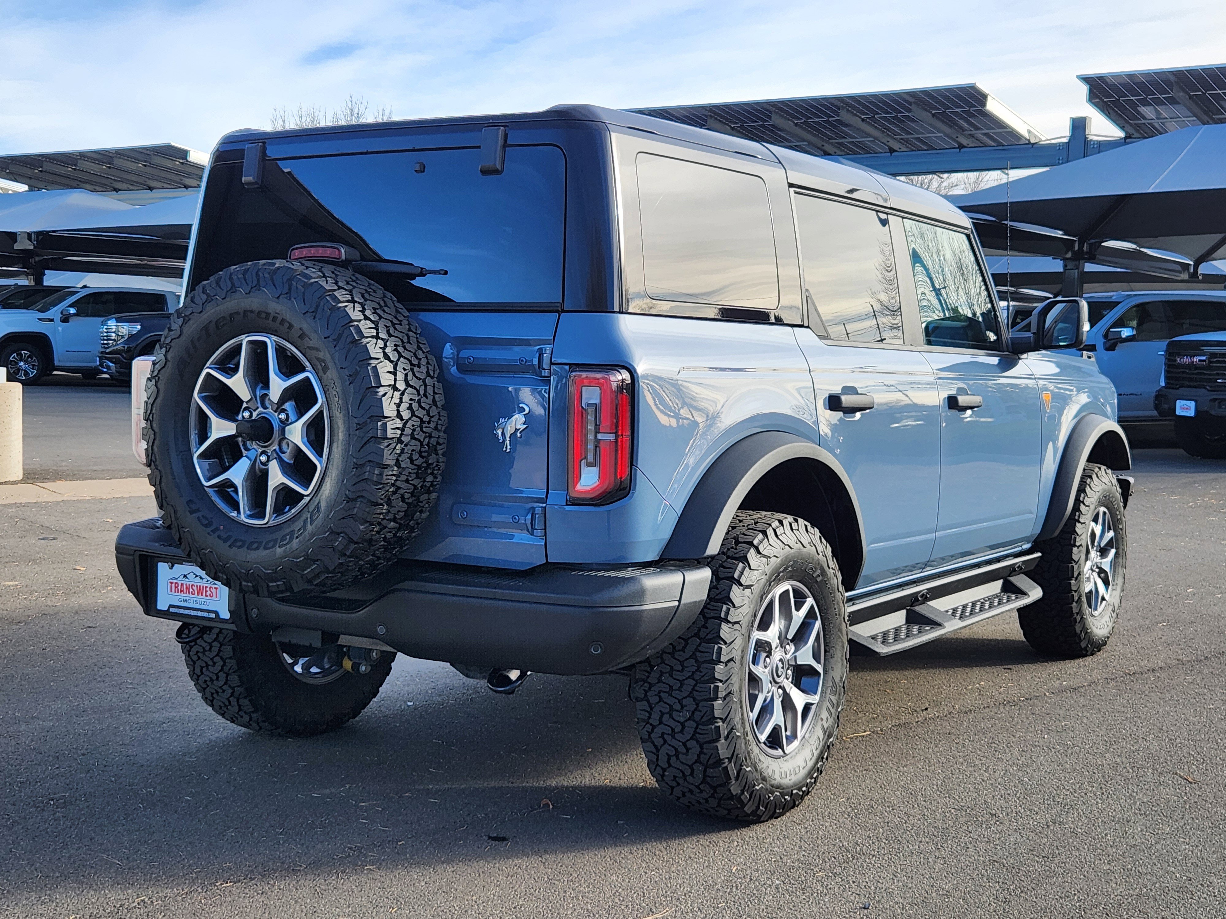 Used 2024 Ford Bronco Badlands image 3