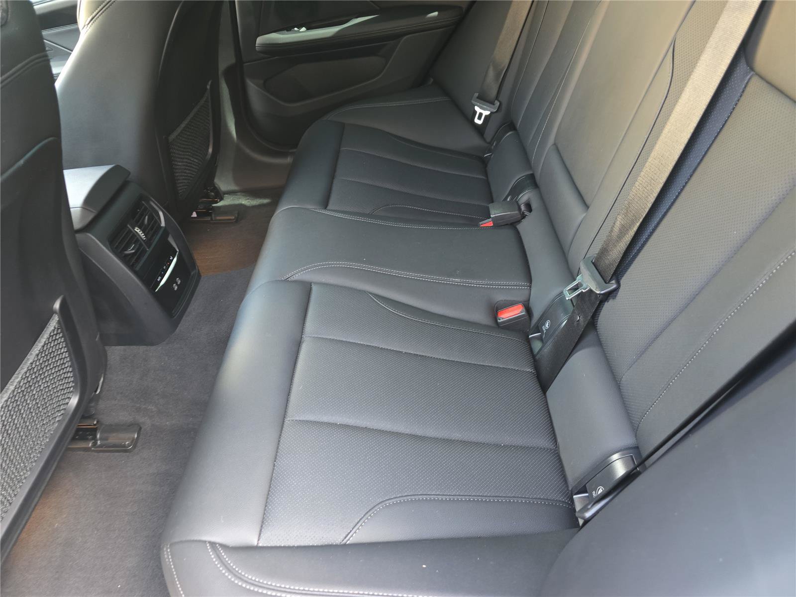 Certified 2023 BMW i4 eDrive35 w/ Premium Package RWD image 12